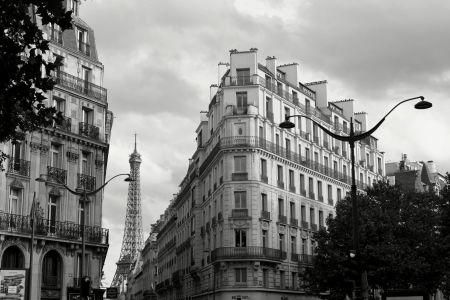 vue rue de Paris sur immeuble ancien